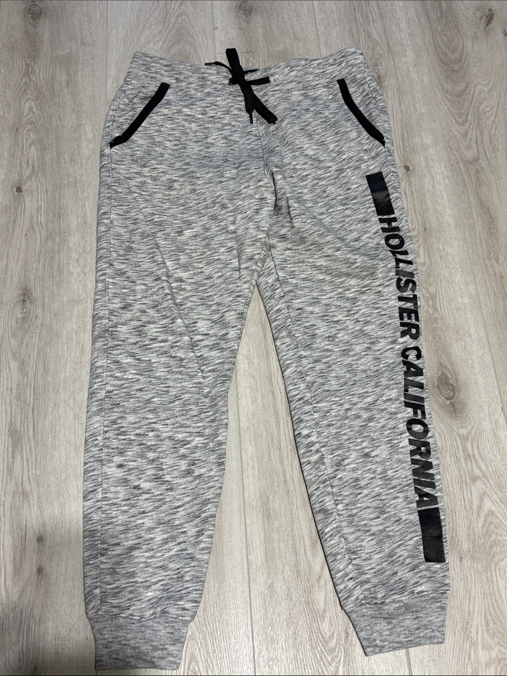 Hollister Men’s M Gray Marled Sweat Joggers with Black Trim